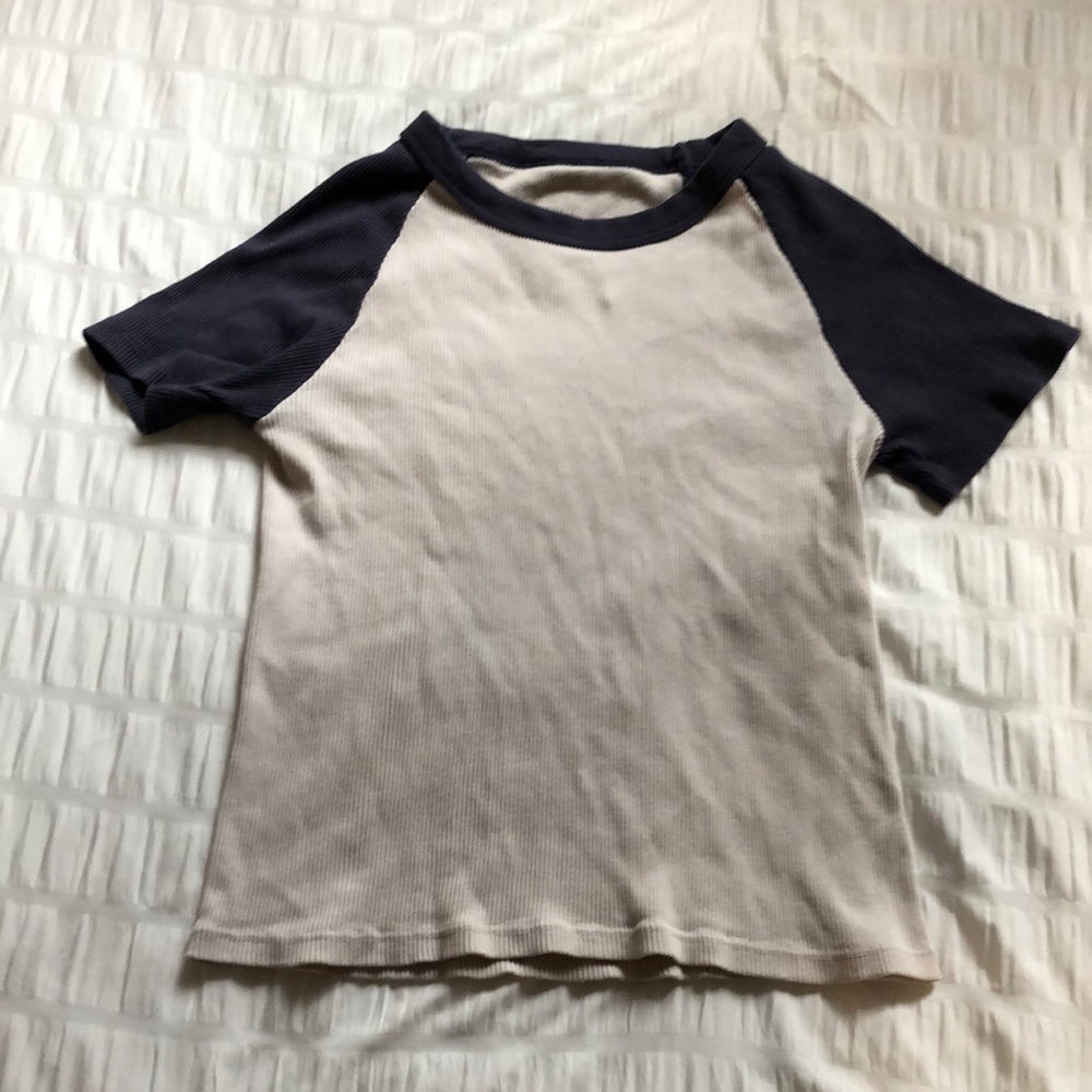 Bella top Ribbed Navy Blue and Cream 💙